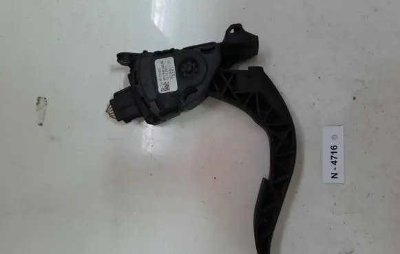 Audi A6 S6 C6 4F Accelerator throttle pedal 6PV00950500