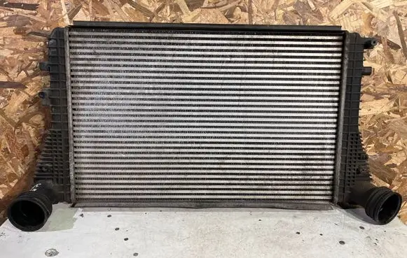 Volkswagen Golf Plus Intercooler air channel guide 1K0145803L