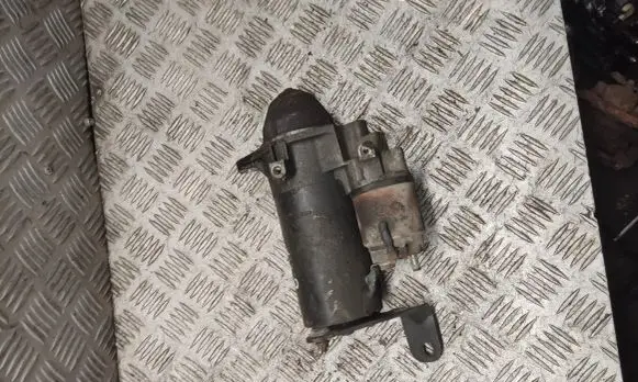 Opel Zafira A Starter motor
