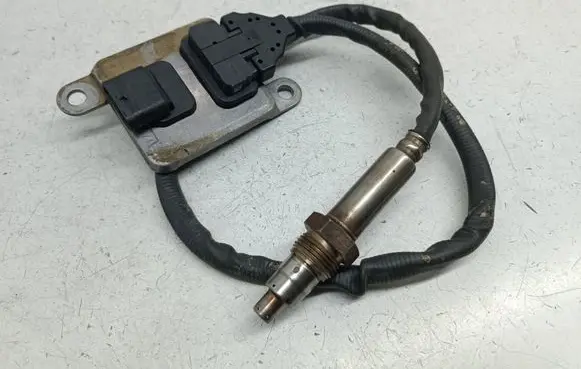 Mercedes-Benz C W205 Lambda probe sensor A0009053606 5WK96682F 0009053606