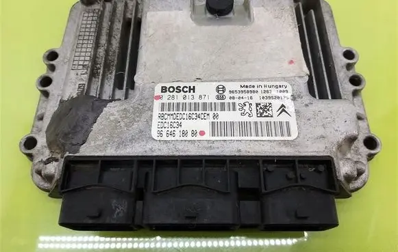 Peugeot 308 Engine control unit/module 0281013871