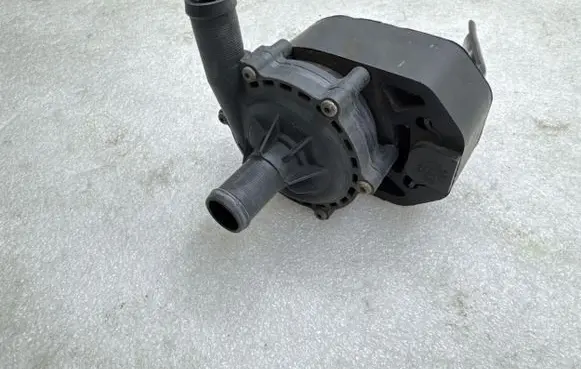 Tesla Model S Electric auxiliary coolant/water pump 600304700C
