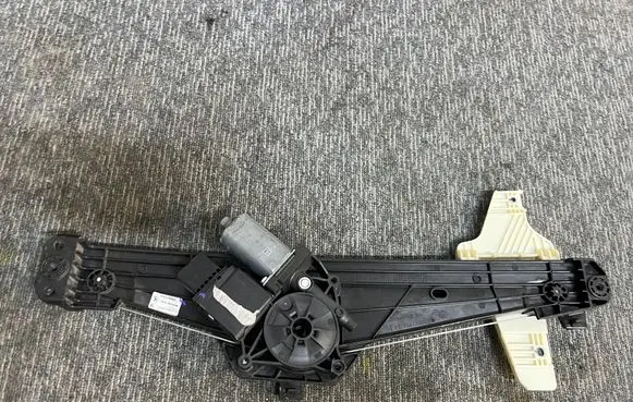 Peugeot 5008 Rear window lifting mechanism without motor 9840190480