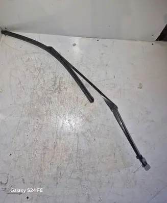 BMW 5 E60 E61 Front wiper blade arm 7035099