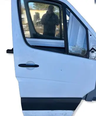 Mercedes-Benz Sprinter W906 Front door 