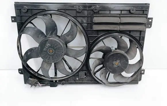 Volkswagen Jetta VI Radiator cooling fan shroud 1KM121205