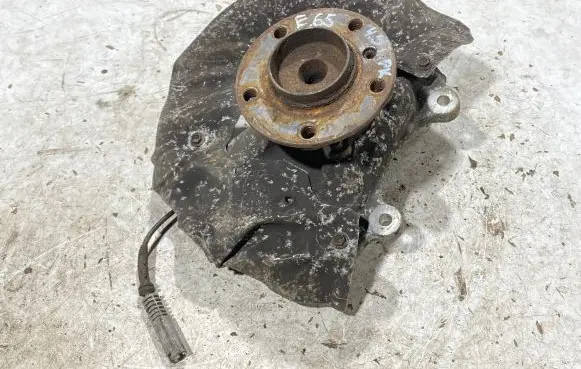 BMW 7 E65 E66 Front wheel hub spindle knuckle
