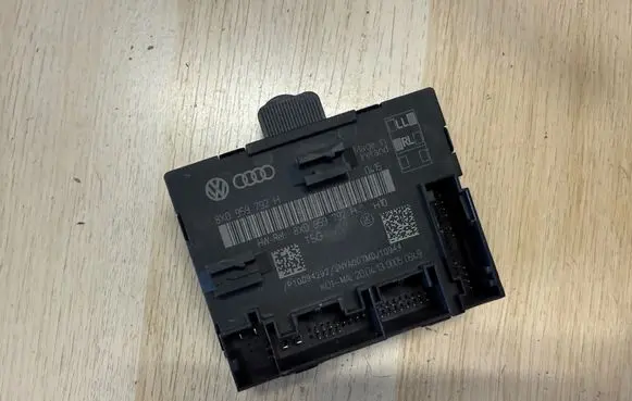 Audi A1 Door control unit/module 8X0959792H