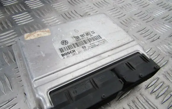 Volkswagen PASSAT B5.5 Engine control unit/module 3b0907551cg 0261207471