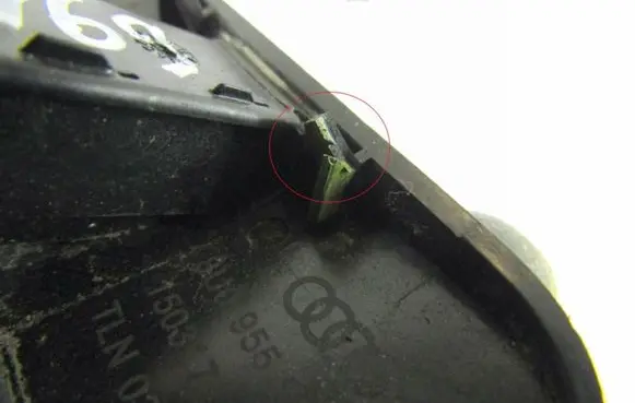Audi Q3 8U Windshield washer spray nozzle 8U0955987A