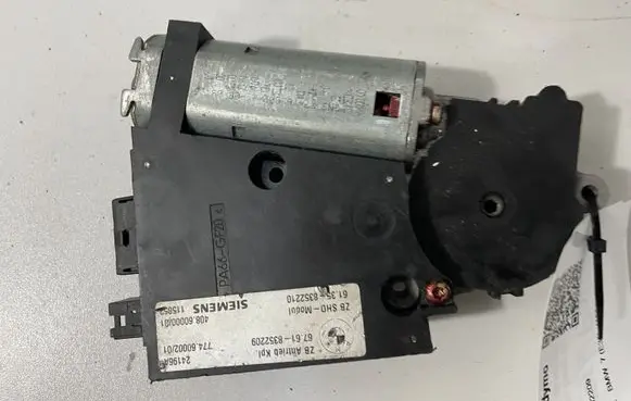 BMW 7 E38 Sunroof control unit/module 8352209