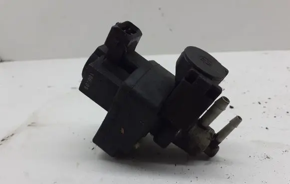 Renault Megane II Turbo solenoid valve 82002704