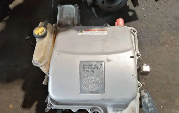 Toyota Prius (XW20) Voltage converter inverter G920047120