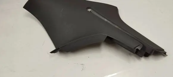 (D)pillar trim (top)