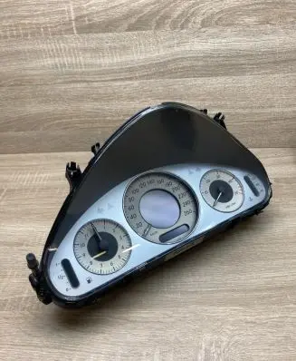 Mercedes-Benz E W211 Speedometer (instrument cluster) A2115400948 110080330