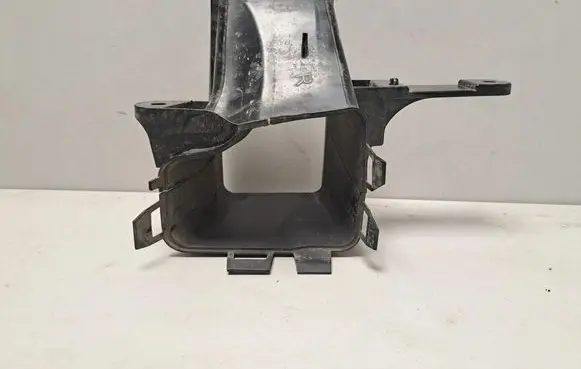 BMW X7 G07 Intercooler air guide/duct channel 7421686