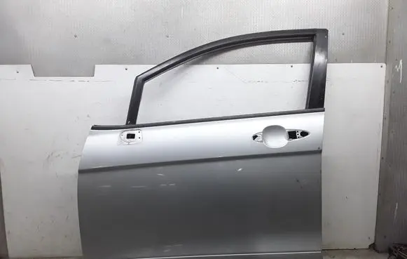 Honda FR-V Front door
