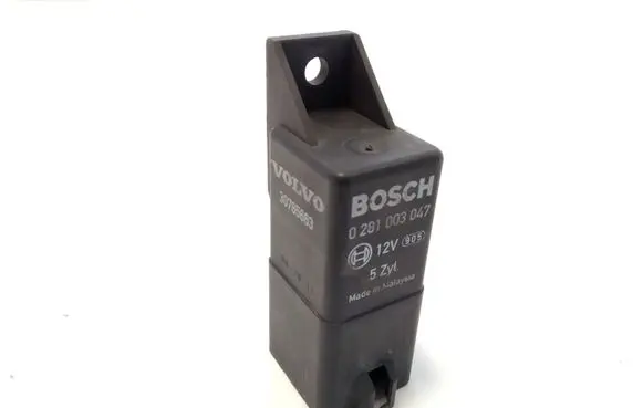 Volvo XC60 Glow plug pre-heat relay 30785663 0281003047