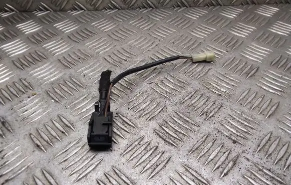 Windshield washer spray nozzle