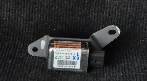 Subaru B9 Tribeca Airbag deployment crash/impact sensor