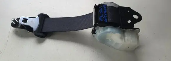 Mitsubishi Outlander Middle seatbelt (rear) 
