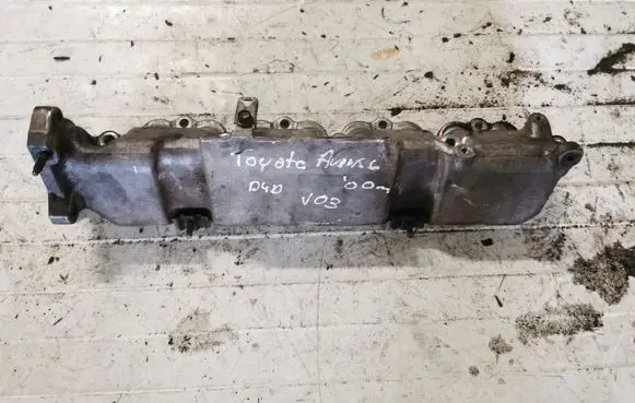 Toyota Avensis T220 Intake manifold NOCODE