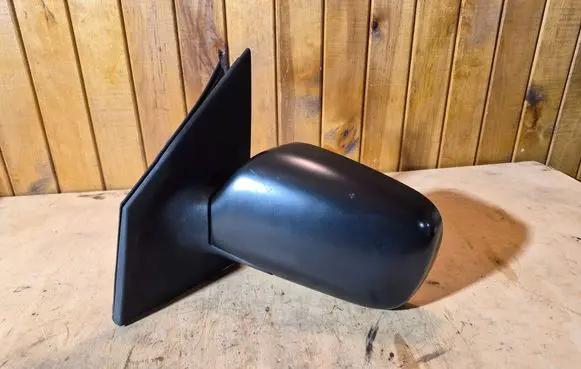 Toyota Yaris Manual wing mirror E13020399 8278 E13010399