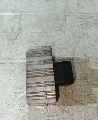 Opel Zafira A Glow plug pre-heat relay 09132891