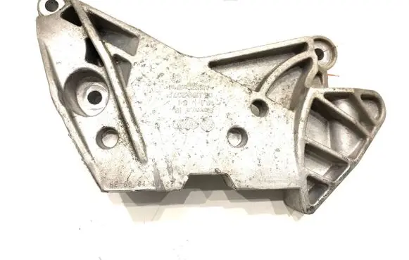 Skoda Karoq Engine mounting bracket 06J199207P