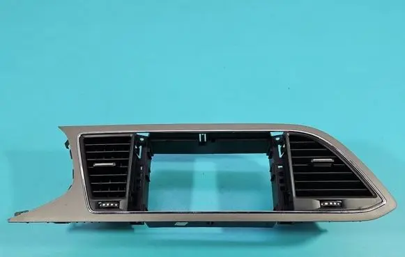 Seat Leon (5F) Dash center air vent grill 5F1819110 IMPRK1581044