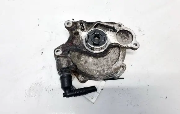Volkswagen Cross Polo Vacuum pump 03l100d