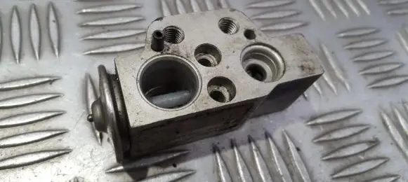 Air conditioning (A/C) expansion valve
