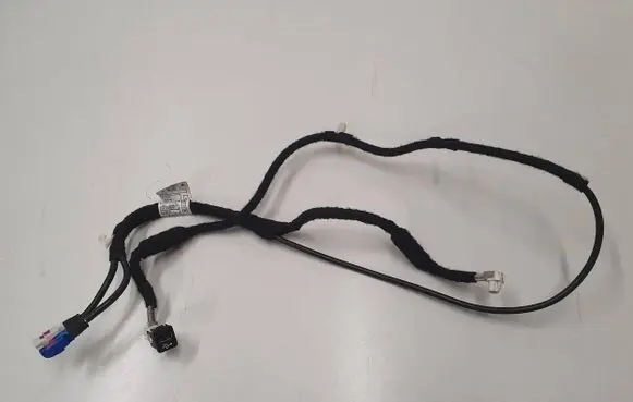 BMW 5 G30 G31 G38 USB socket connector 6820318 745580 9247713