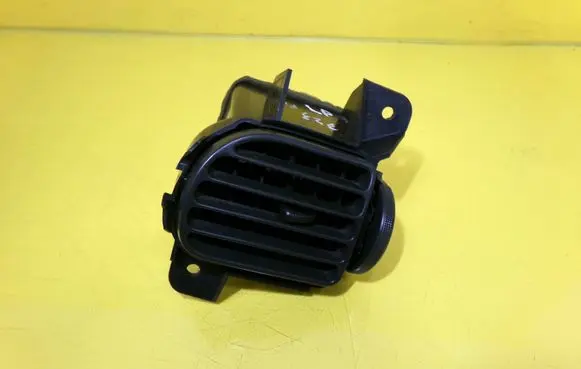 Mazda 323 F Dashboard side air vent grill/cover trim GM832LH