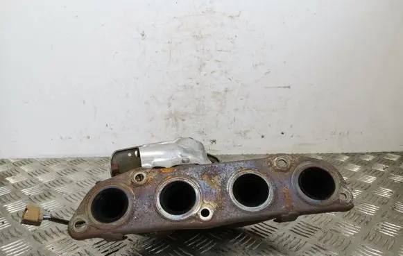 Nissan Juke I F15 Exhaust manifold