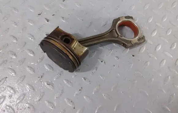 KIA Optima Piston with connecting rod 235102B700 230412BCA0 G4FJ