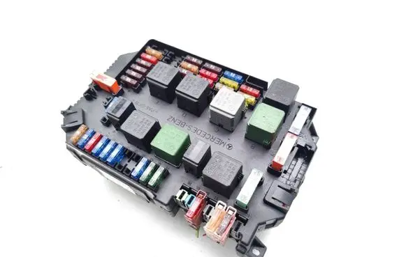 Mercedes-Benz S W221 Fuse module A2215402450 A2215450001