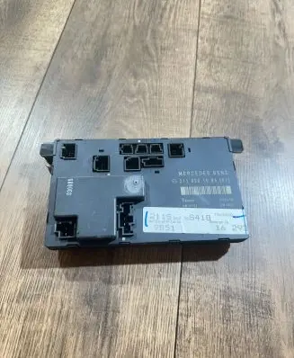 Mercedes-Benz E W211 Door control unit/module 2118201685 7569408