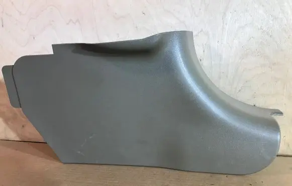 Foot area side trim