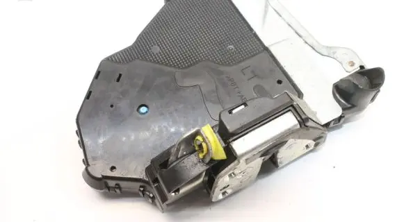 Toyota Auris E180 Coupe door lock (next to the handle) 