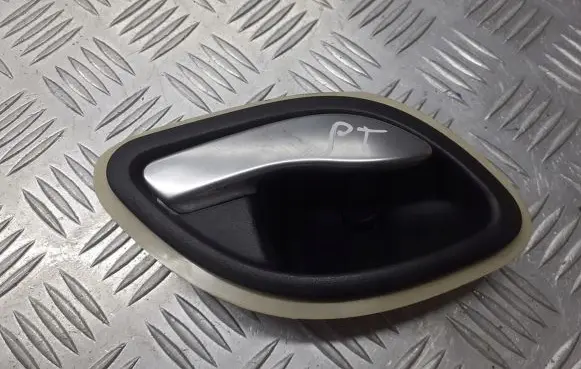Renault Espace IV Rear door handle trim 8200000724