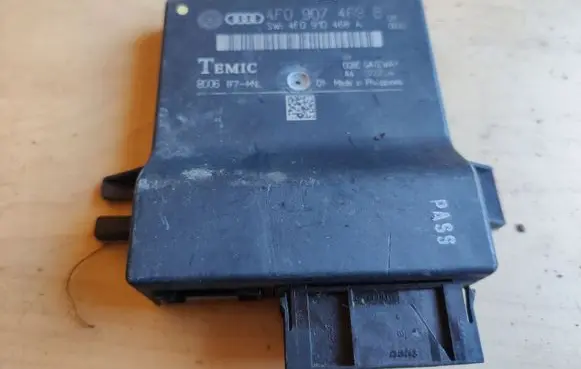 Audi A6 S6 C6 4F Gateway control module 4F0907468B
