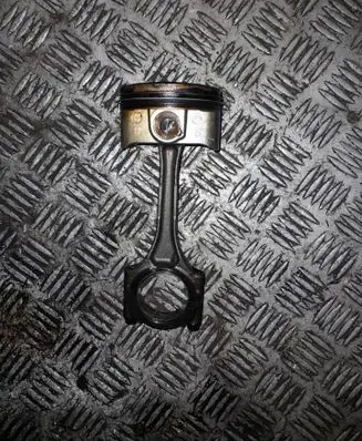 Toyota Auris E180 Piston with connecting rod 1320139185