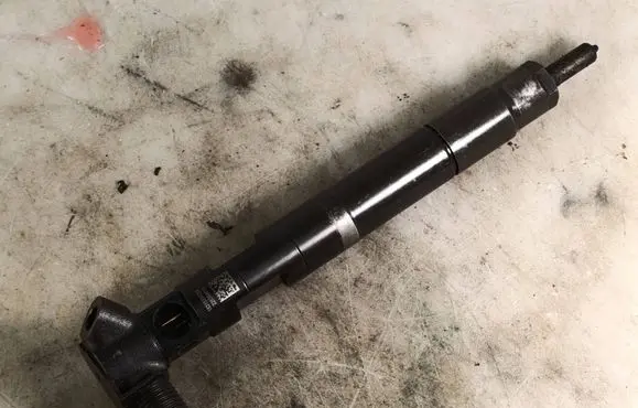 Mercedes-Benz E W212 Fuel injector A6510704987 28342997 1532901533846