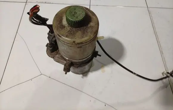 Skoda Fabia Mk2 (5J) Power steering pump 