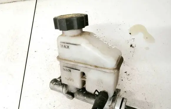 Hyundai i30 Master brake cylinder