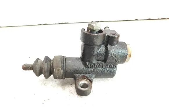 Subaru Outback Clutch slave cylinder 