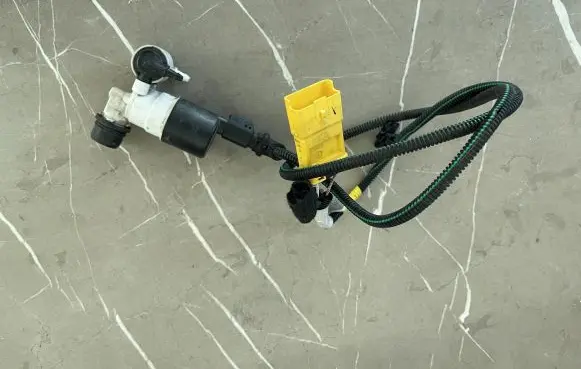 Citroen C4 II Picasso Windscreen/windshield washer pump 9632984980 9806336080