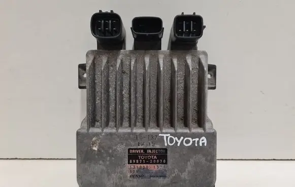 Toyota Avensis T250 Fuel injection control unit/module 8987120070 1310001371