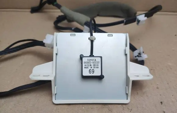 Toyota Sienna XL30 III Aerial GPS antenna 8686045030